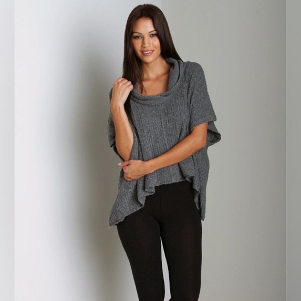 NWT! Splendid Charcoal Knit Top- large